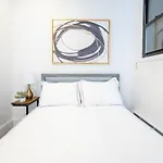 69-5C Festive Comfort Brand New 1Br Lower East Side Christmas Ready