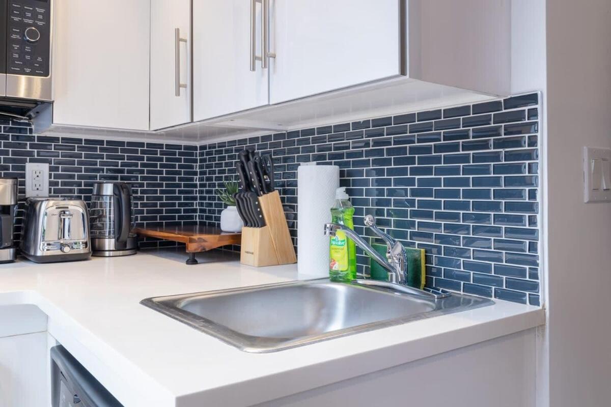 69-5c Festive Comfort Brand New 1br Lower East Side Christmas Ready * New York