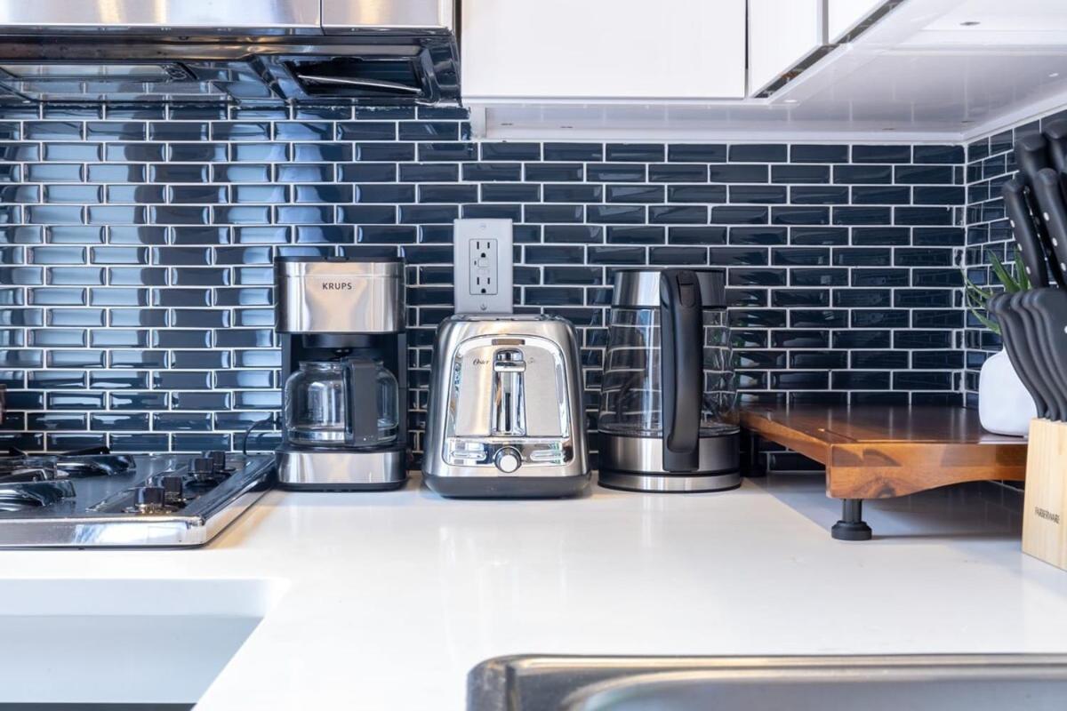 Apartment 69-5c Festive Comfort Brand New 1br Lower East Side Christmas Ready New York